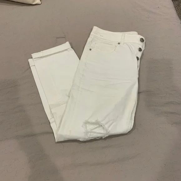 American Eagle Tomgirl distressed white jeans - Picture 5 of 7